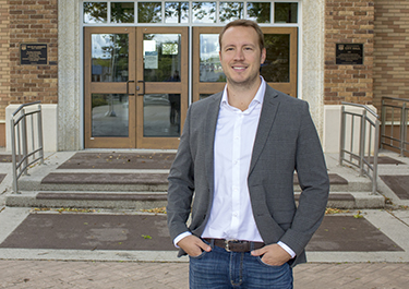 Alumnus Jordan Newton